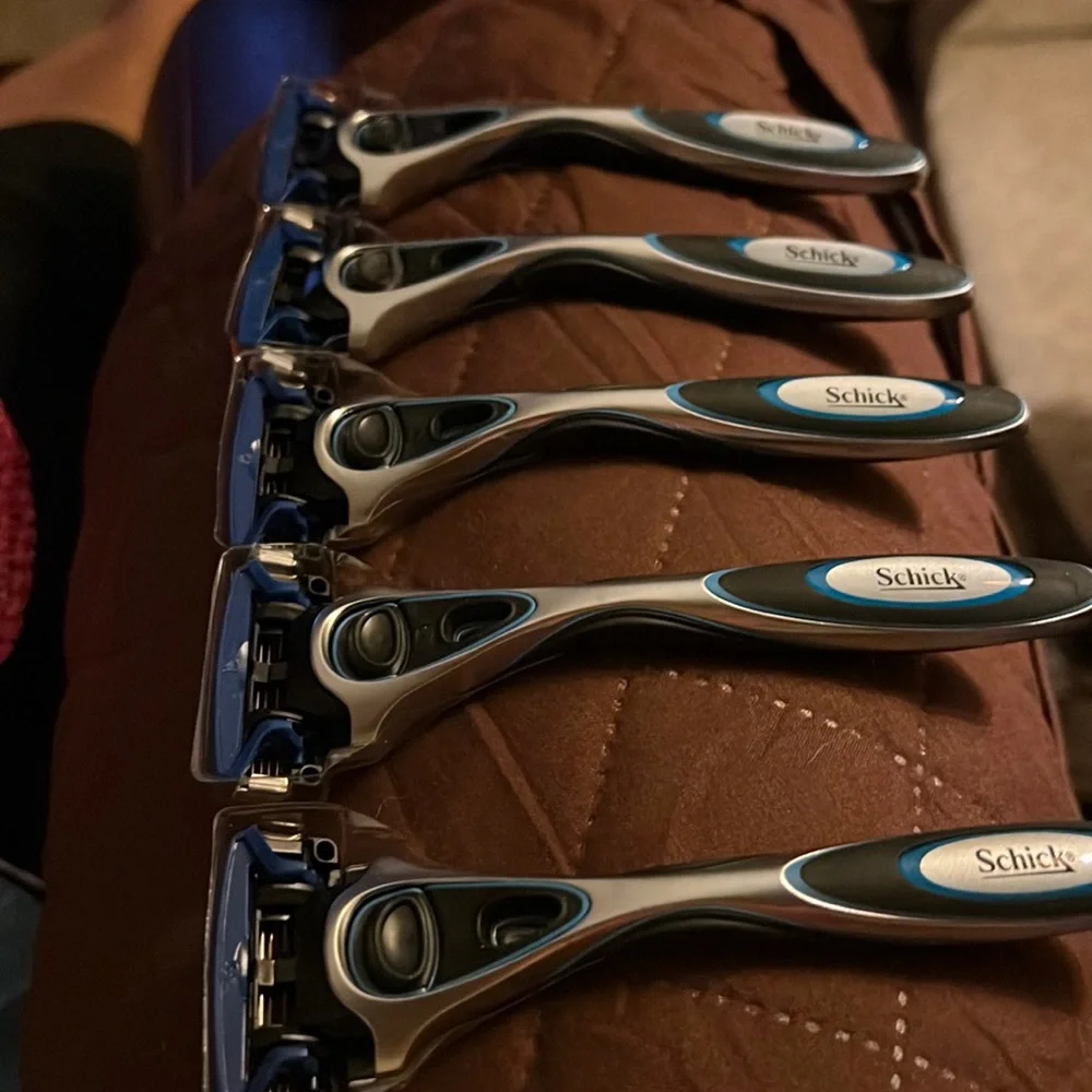Men’s Razors - Picture 1 of 2